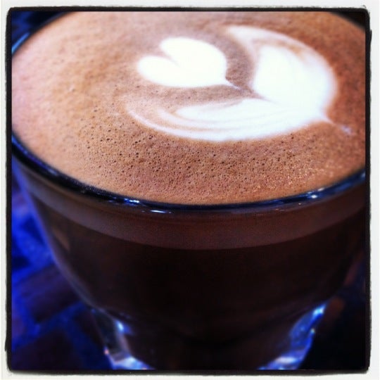 5/8/2012 tarihinde Chow D.ziyaretçi tarafından Transcend Coffee'de çekilen fotoğraf