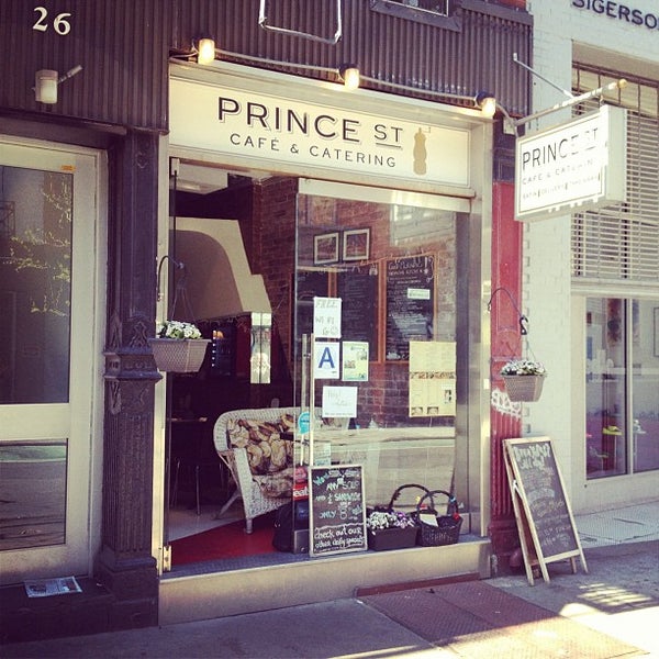 4/13/2012 tarihinde Bastian B.ziyaretçi tarafından Prince Street Cafe'de çekilen fotoğraf