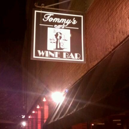 Foto diambil di Tommy&#39;s Cuisine oleh Ken pada 2/9/2012