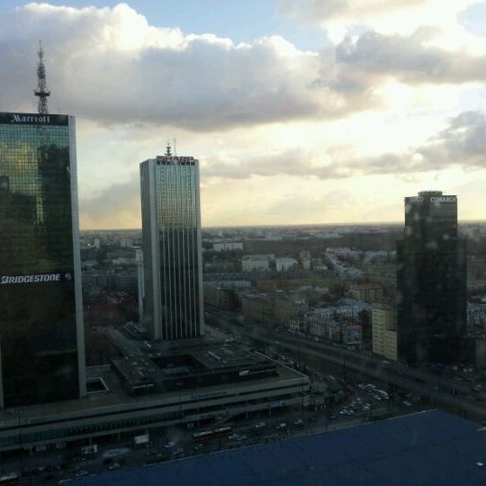 รูปภาพถ่ายที่ Pure Sky Club โดย Ireneusz K. เมื่อ 2/27/2012