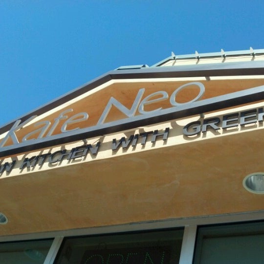 Foto tirada no(a) Kafe Neo Long Beach por LB Chica em 7/22/2012