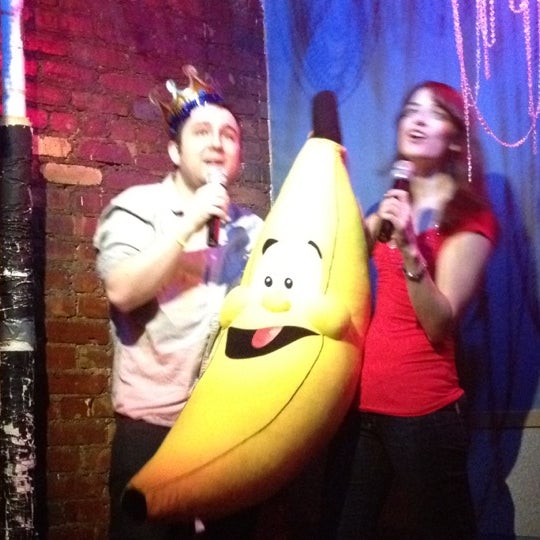 2/19/2012 tarihinde Phoebe E.ziyaretçi tarafından Karaoke One 7'de çekilen fotoğraf