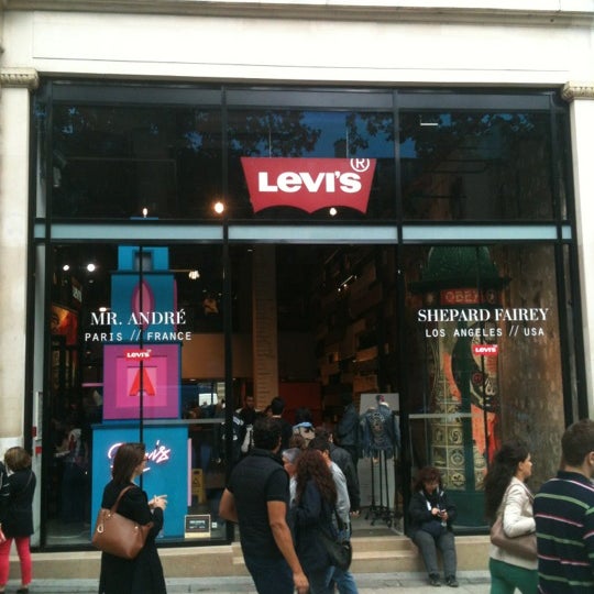 Photos at Levi's Store - Champs - 76 avenue des Champs-Élysées