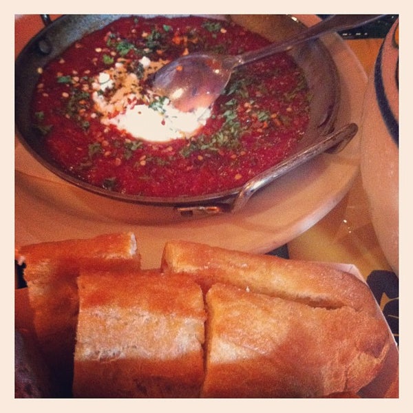 7/17/2012 tarihinde Stephanie A.ziyaretçi tarafından Barcelona Tapas Restaurant - Saint Louis'de çekilen fotoğraf