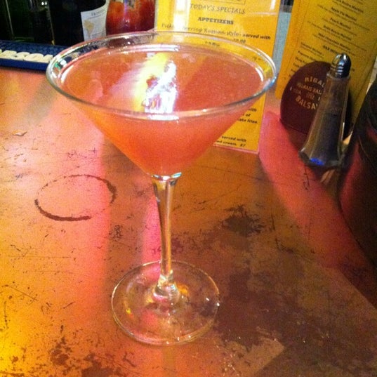 Foto tirada no(a) Crêpe Bistro &amp; Martini Bar por Kendra T. em 4/13/2012