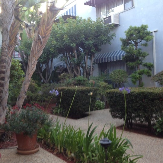 5/26/2012 tarihinde Maia Camille E.ziyaretçi tarafından Travelodge Hotel at LAX'de çekilen fotoğraf