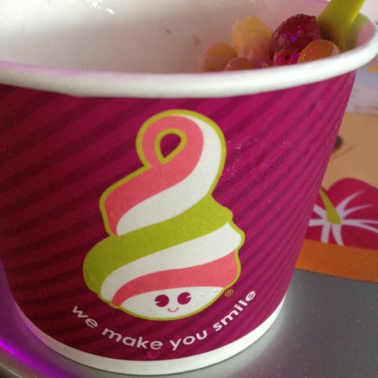 Photo taken at Menchie&#39;s by Geo G. on 8/17/2012