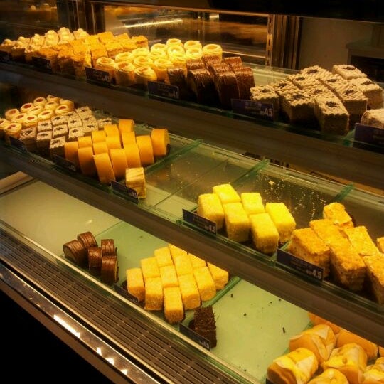 Saint Honore Cake