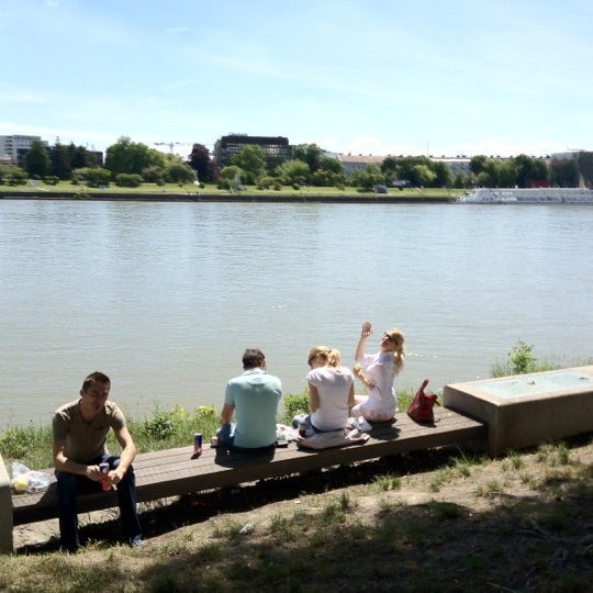 Das Foto wurde bei Donaulände von torsten k. am 5/10/2012 aufgenommen