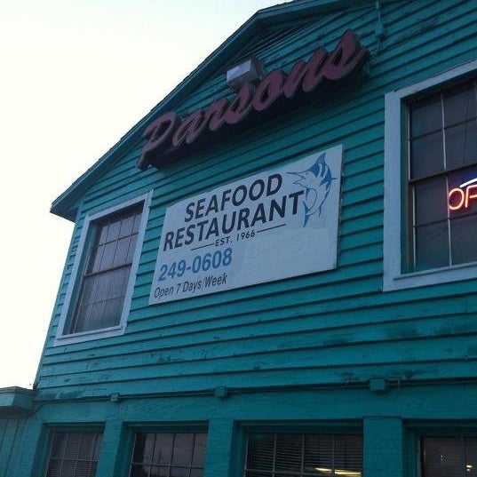 Photo taken at Parsons Seafood Restaurant by Patty on 7/10/2012