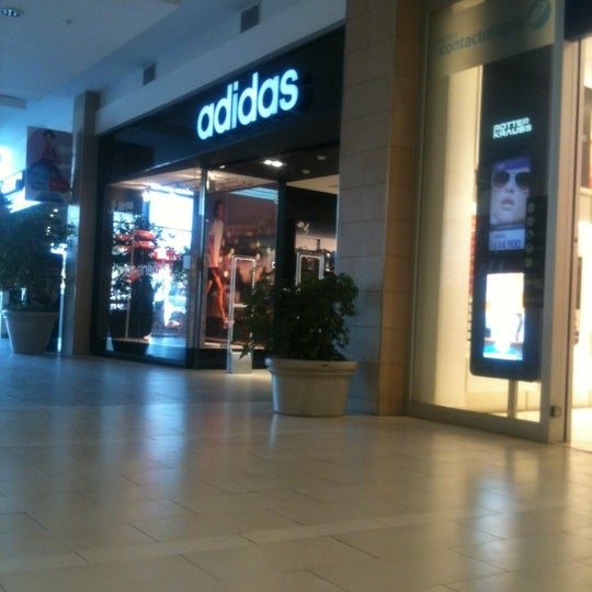 adidas mall tobalaba