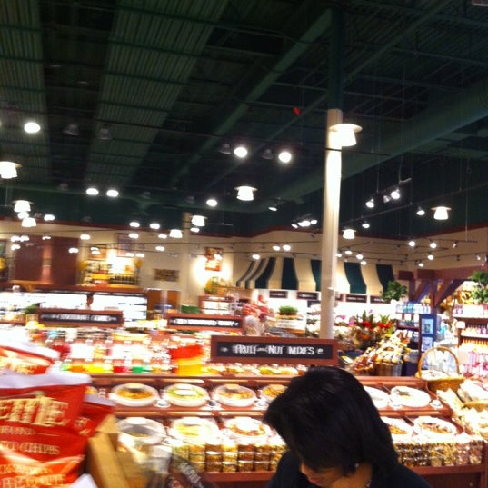 6/8/2012 tarihinde Jenny O.ziyaretçi tarafından The Fresh Market'de çekilen fotoğraf