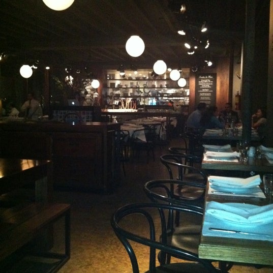 2/23/2012 tarihinde Santiago O.ziyaretçi tarafından Central Brasserie'de çekilen fotoğraf
