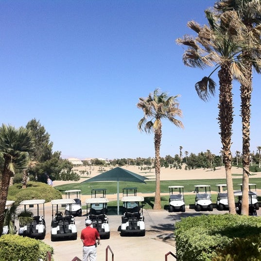 Foto tirada no(a) Rhodes Ranch Golf Club por T R. em 4/29/2011