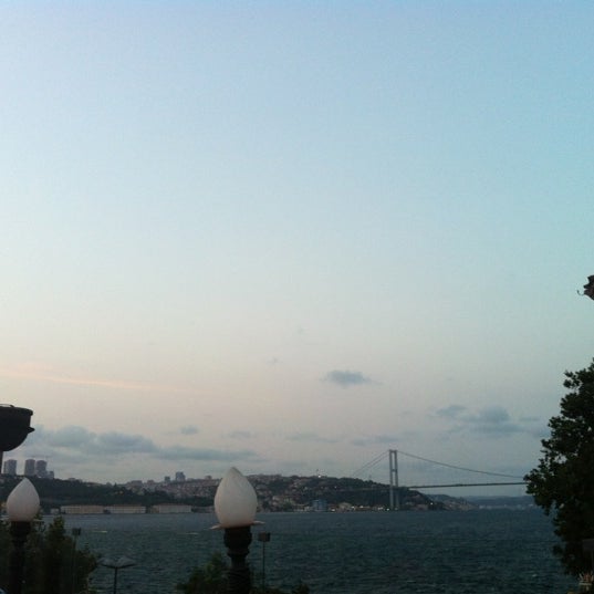 Photo taken at Vira Balık Restaurant by Yusuf A. on 8/9/2012