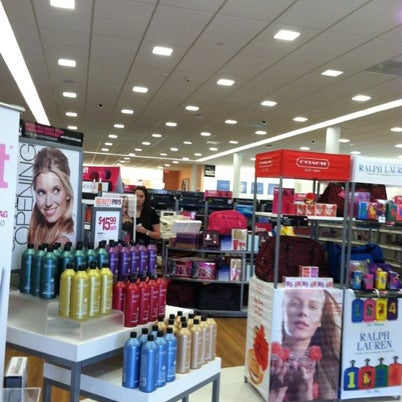 Sephora at Walt Whitman Shops® - A Shopping Center in Huntington Station, NY  - A Simon Property