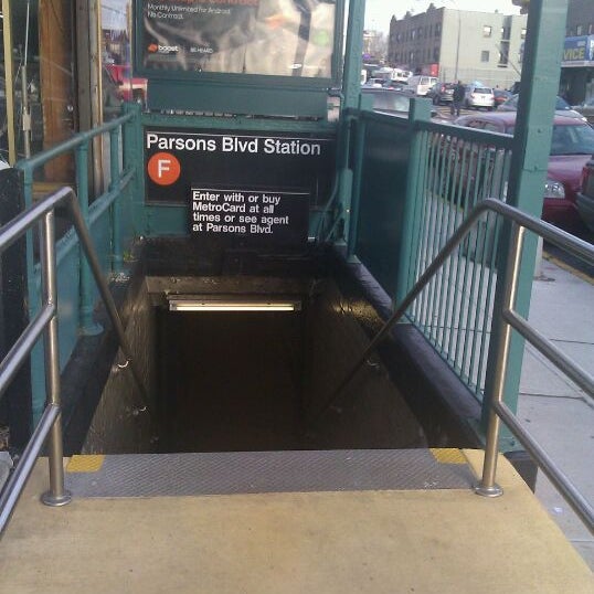 MTA Subway Parsons Blvd (F) 3 tips from 408 visitors