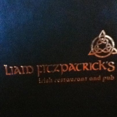 7/20/2012 tarihinde Trinaziyaretçi tarafından Liam Fitzpatrick&#39;s Restaurant &amp; Irish Pub'de çekilen fotoğraf