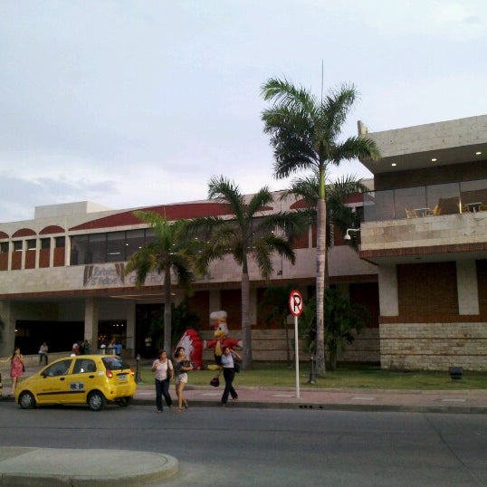 Photo prise au Centro Comercial Portal de San Felipe par Efrain H. le6/25/2012