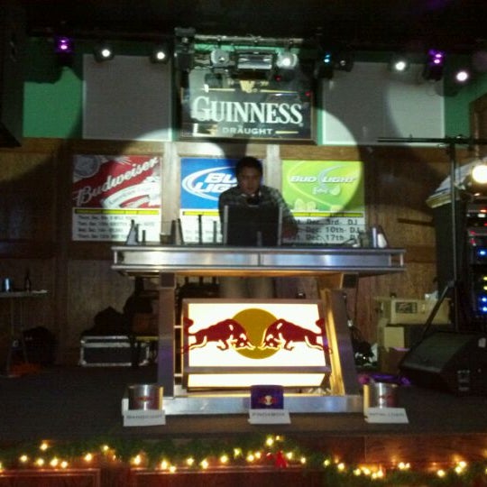 12/11/2011にJustin H.がLooney&#39;s Pubで撮った写真