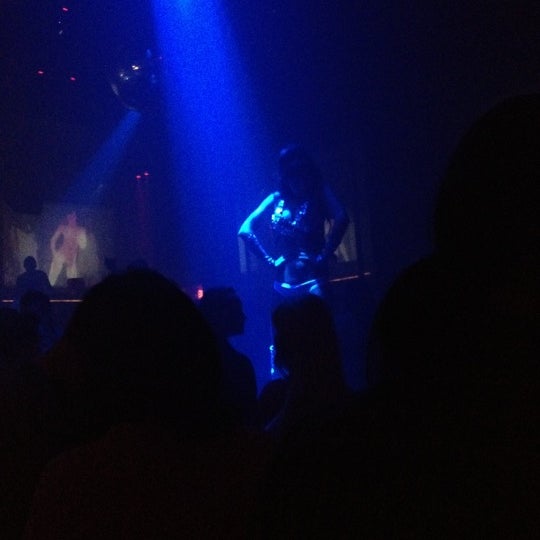 Foto scattata a Spazio Nightclub da Kiara il 4/7/2012