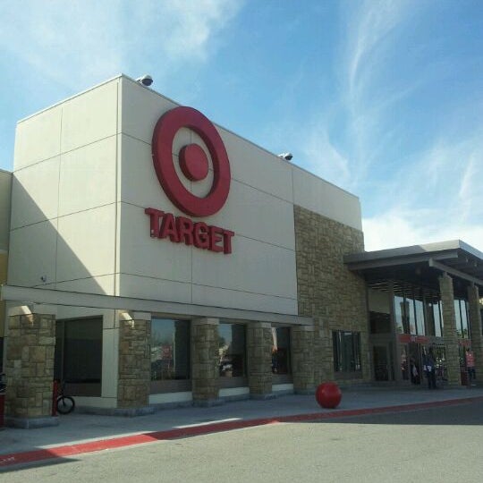 Target Buena Park'da Hipermarket