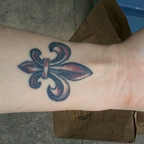 3/7/2012에 Kristin W.님이 Electric Ladyland Tattoos에서 찍은 사진