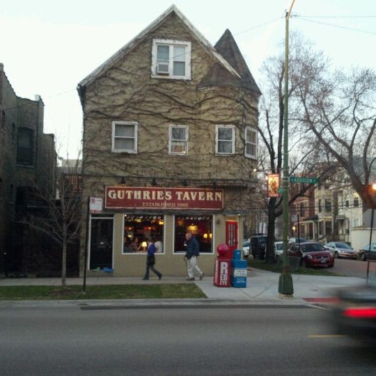 3/13/2012にGuy S.がGuthrie&#39;s Tavernで撮った写真