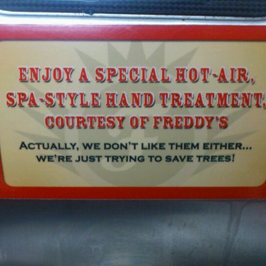 Photo prise au Freddy&#39;s Frozen Custard &amp; Steakburgers par Freddie M. le8/27/2011