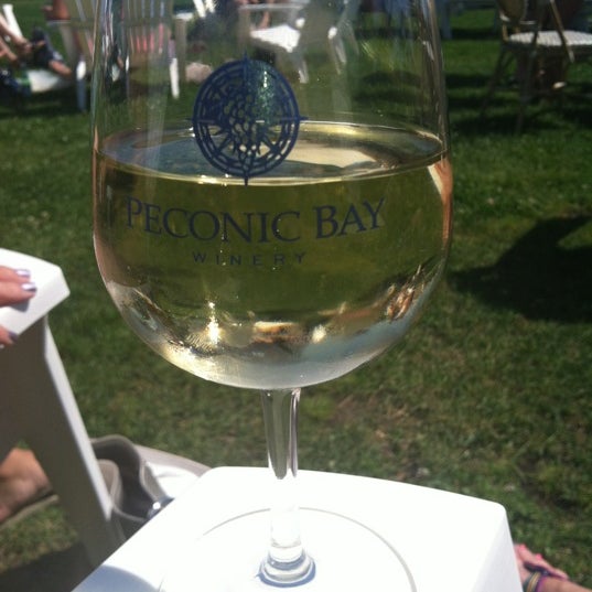 6/23/2012にDaniがPeconic Bay Wineryで撮った写真