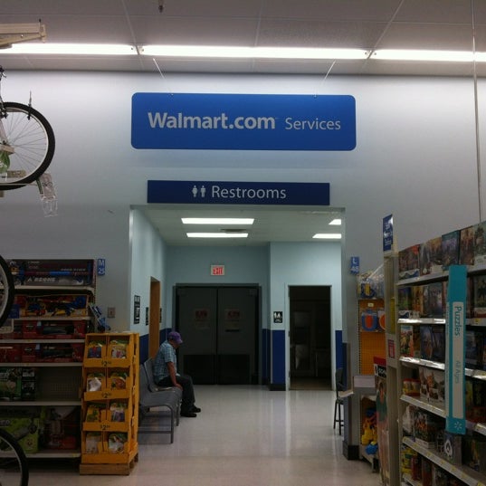 Walmart Supercenter Brooklyn Park, MN'da fotoğraflar