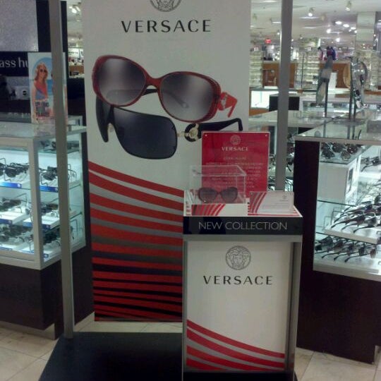 Sunglass Hut - 4000 Willowbrook Mall