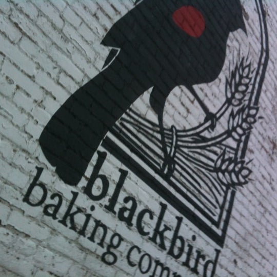 1/31/2012 tarihinde Art P.ziyaretçi tarafından Blackbird Baking Company'de çekilen fotoğraf