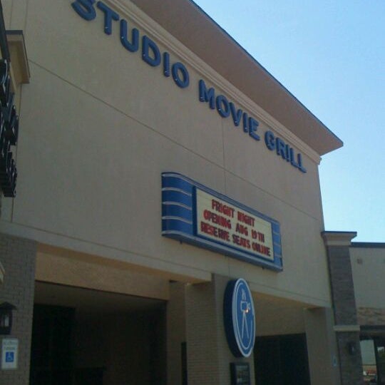 12/27/2011에 Michael H.님이 Studio Movie Grill Plano에서 찍은 사진