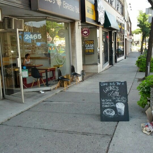 9/6/2012 tarihinde Richard F.ziyaretçi tarafından Wibke&#39;s Espresso Bar'de çekilen fotoğraf