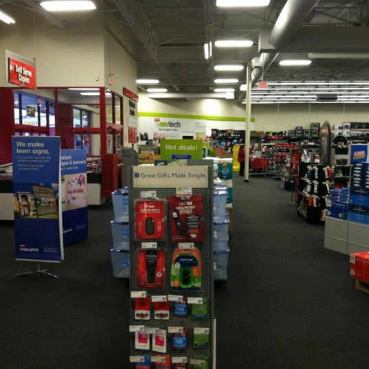 Staples 337 Hamilton St
