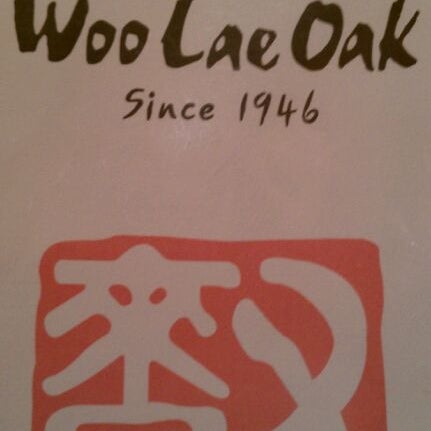 Foto tirada no(a) Woo Lae Oak por SarahJaneML em 9/17/2011
