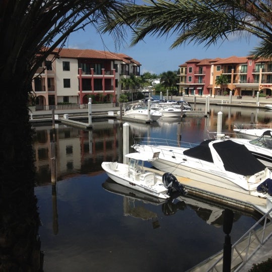 Das Foto wurde bei Naples Bay Resort and Marina von Daddy B. am 8/9/2012 aufgenommen