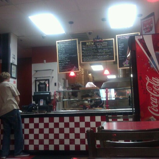 รูปภาพถ่ายที่ Joe’s New York Pizza โดย GonZo J. เมื่อ 1/27/2012