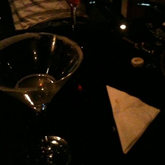 Foto tirada no(a) Santillana Lounge Bar por hellen g. em 3/4/2012