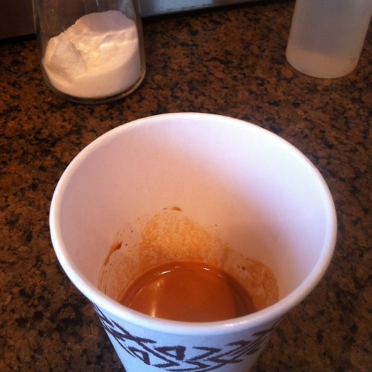 รูปภาพถ่ายที่ Peet&#39;s Coffee &amp; Tea โดย Daniel A. เมื่อ 2/12/2012