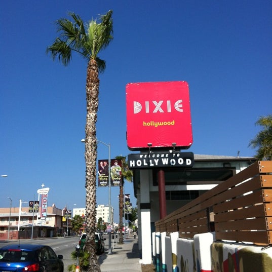 Foto tirada no(a) The Dixie Hollywood Hotel por Tim S. em 5/18/2012