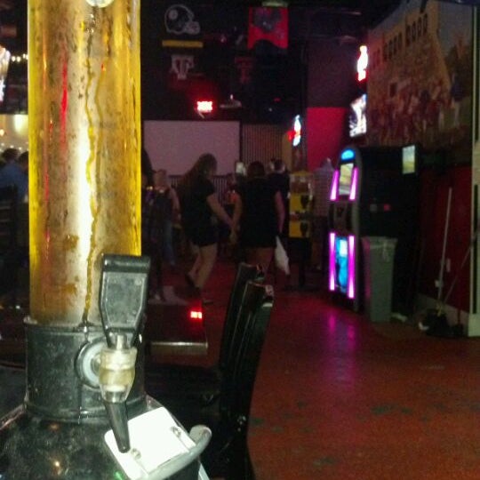 Photo taken at Shorts Sports Bar &amp; Grill by Eric C. on 4/14/2012