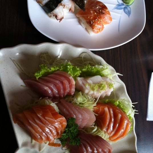 1/19/2012 tarihinde DJ Jorge S.ziyaretçi tarafından Restaurante Sushi Tori | 鳥'de çekilen fotoğraf