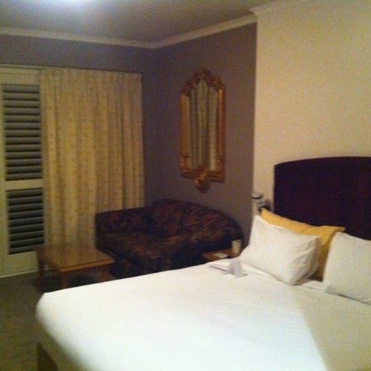 Foto diambil di The Playford Hotel oleh Nadéne M. pada 3/28/2012