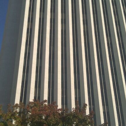 Photos At Aon Center Parking Garage Parking In The Loop