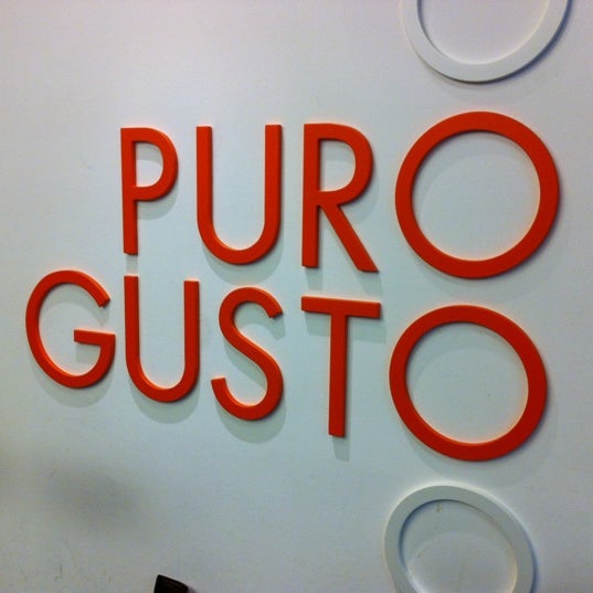 Photo taken at Puro Gusto by Filip G. on 1/6/2012
