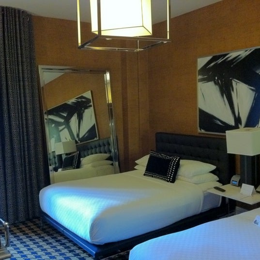 Das Foto wurde bei Ameritania Hotel von Taj W. am 2/10/2012 aufgenommen