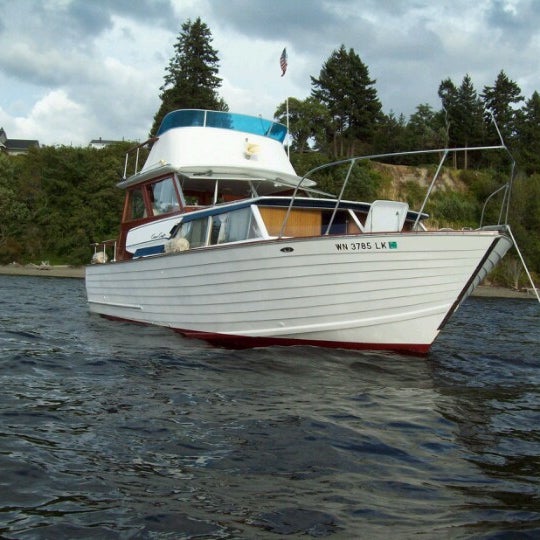 West Bay Marina Harbor / Marina