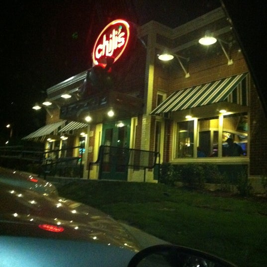 Photo taken at Chili&#39;s Grill &amp; Bar by Caro E. on 1/5/2012